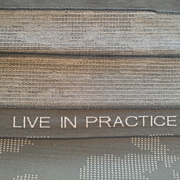 LULULEMON ATHLETICA Black Camouflage Long Sleeve Hoodie - Picture 4 of 6